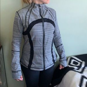 Lululemon zip up black & white size 12